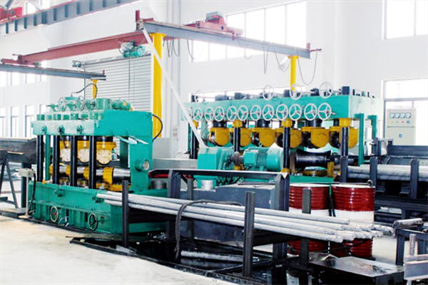 Rolling straightening machine